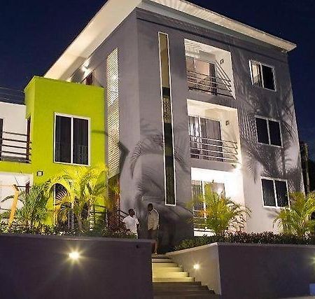 Nuben Court- Kumasi City Kültér fotó