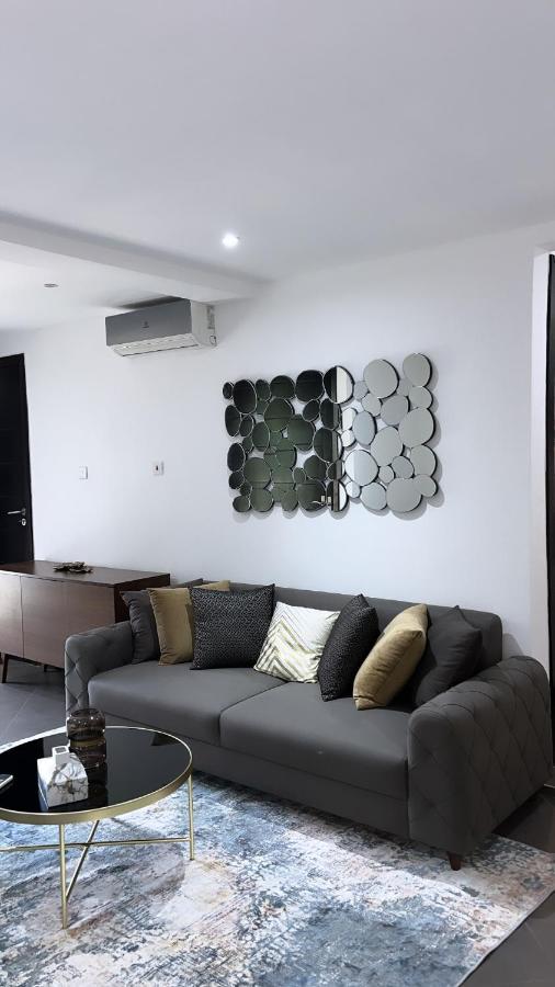 Nuben Court- Kumasi City Kültér fotó